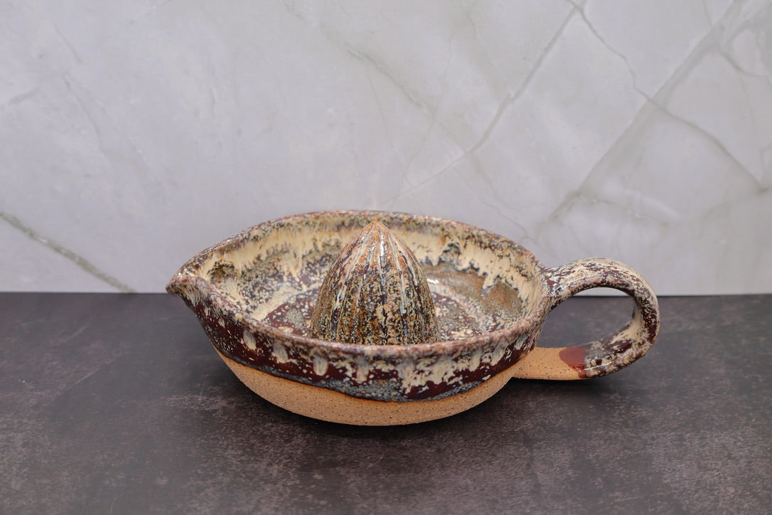 Brown & Cream Citrus Juicer
