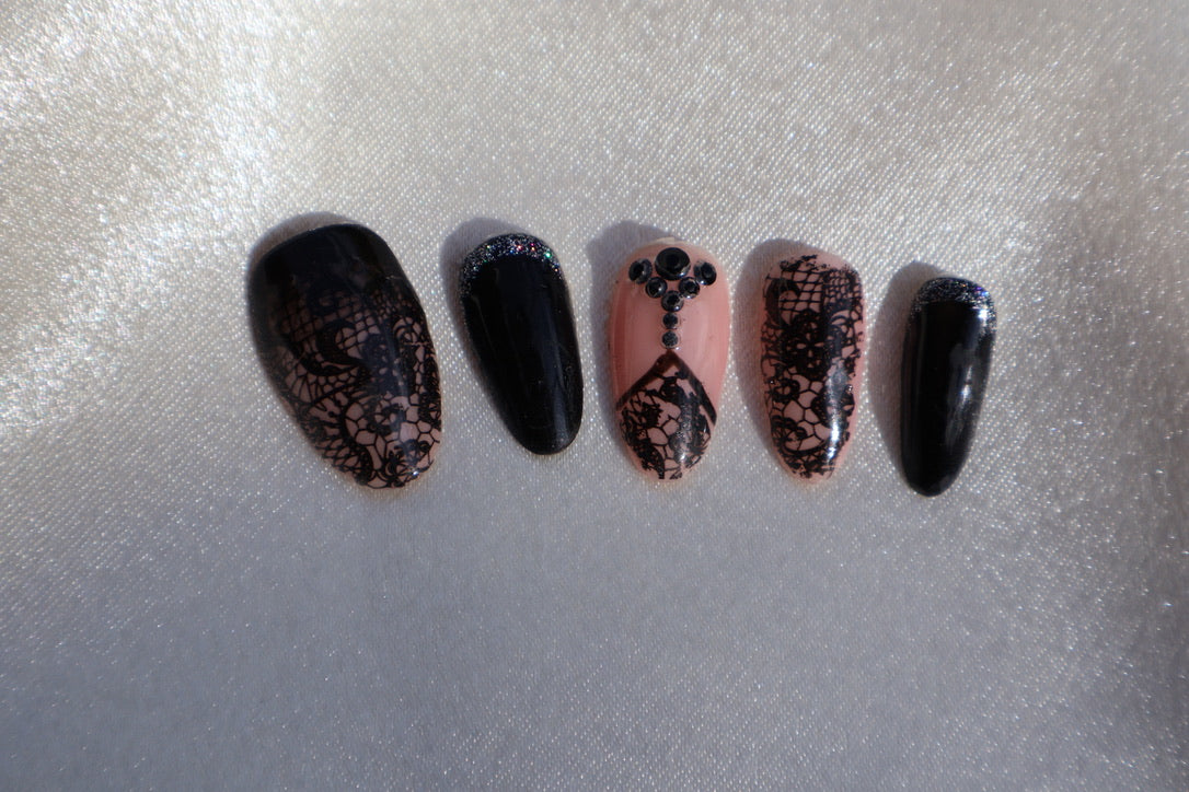 Black Lace Set — Design 006