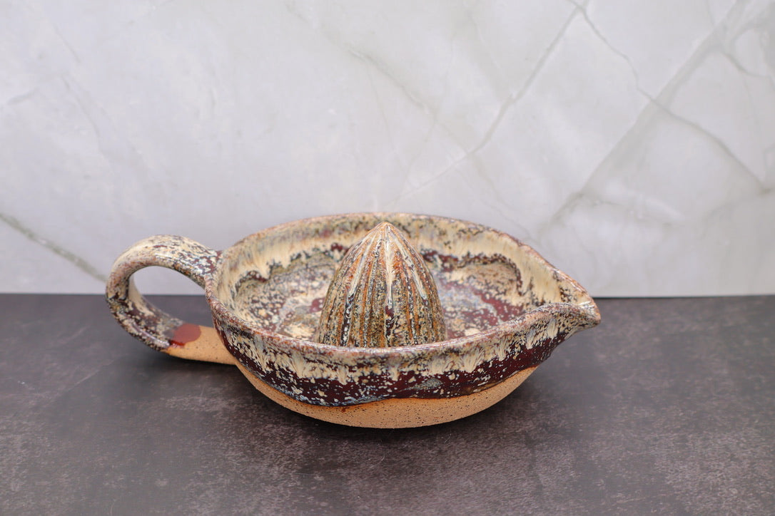 Brown & Cream Citrus Juicer